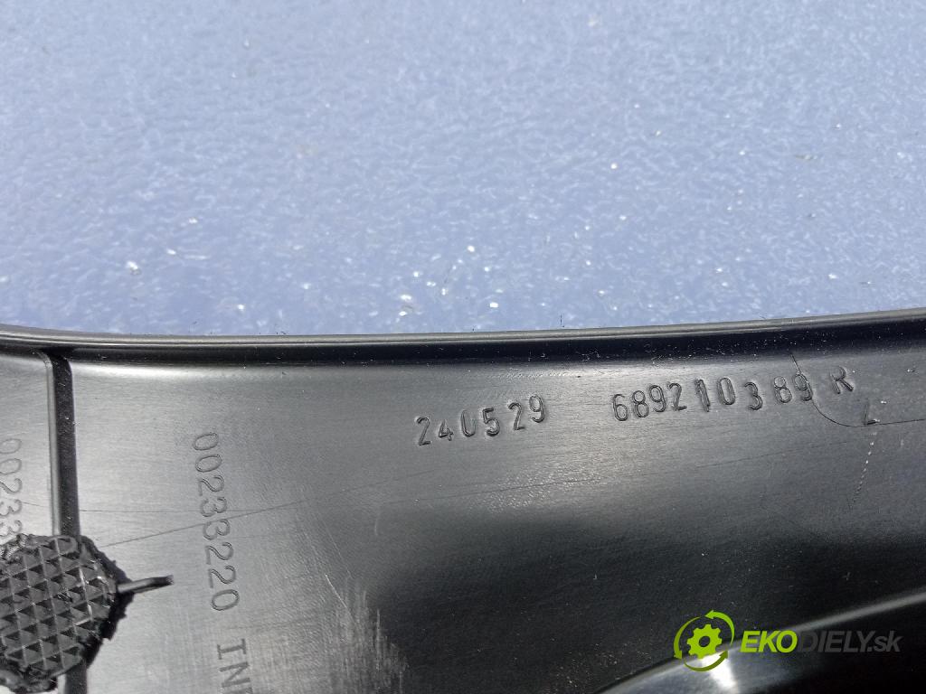 Renault Captur 2023 kryt Plast: Interiéry: 689210389R