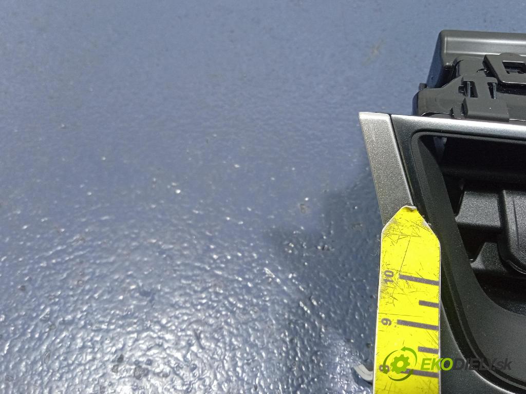 Renault Captur 2023 GRIDS: Prúd vzduchu: Vzduch: 687603363R