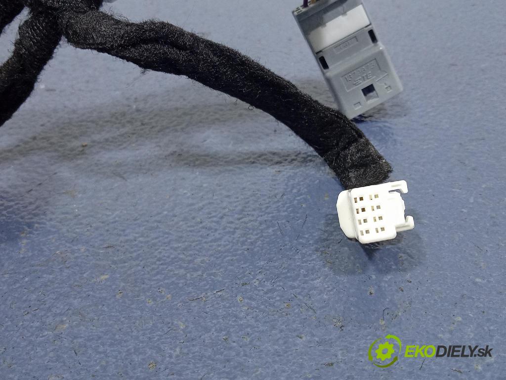 Renault Captur 2023 snímač Dážď: / Twilight: 241605176R