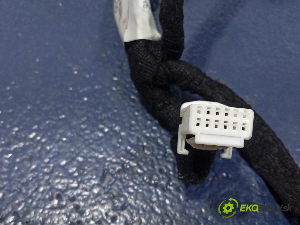 Renault Captur 2023 snímač Dážď: / Twilight: 241605176R