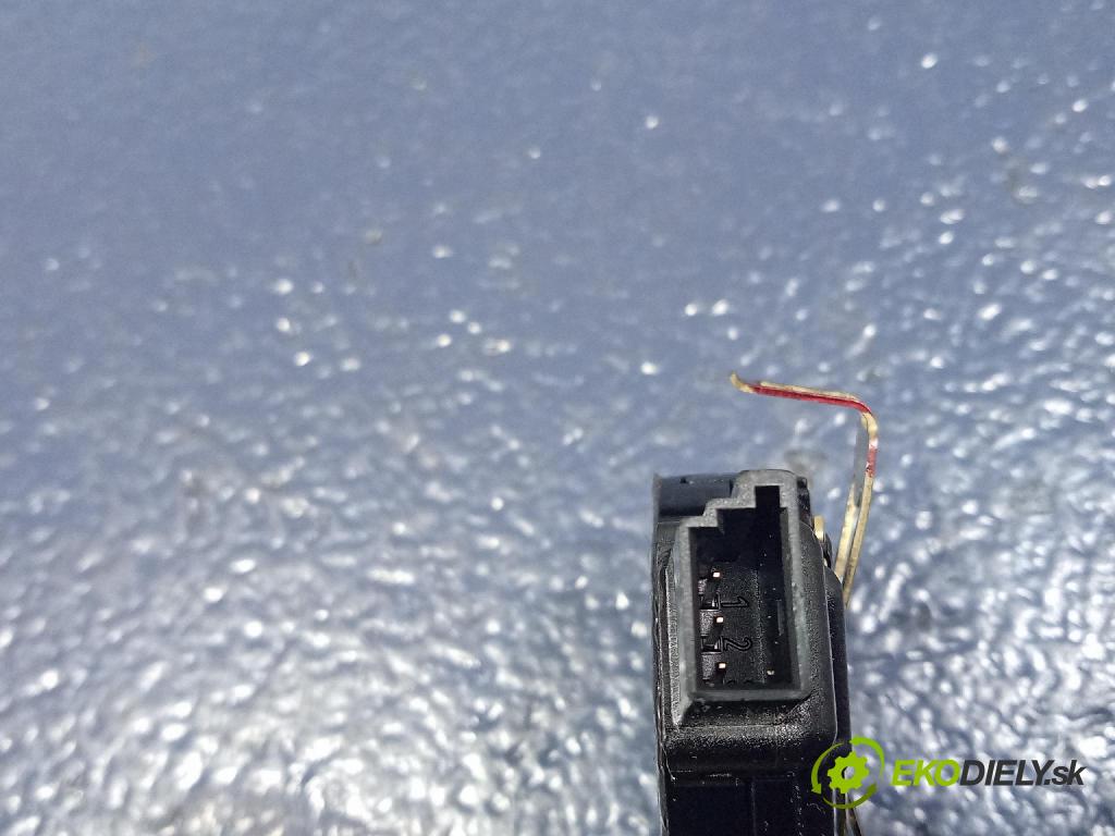 Renault Captur 2023 snímač Dážď: / Twilight: 241605176R