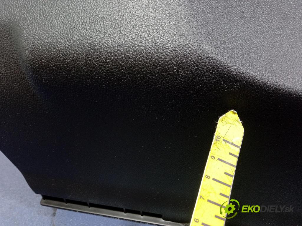 Renault Captur 2023 kryt Plast: Interiéry: 769178376R