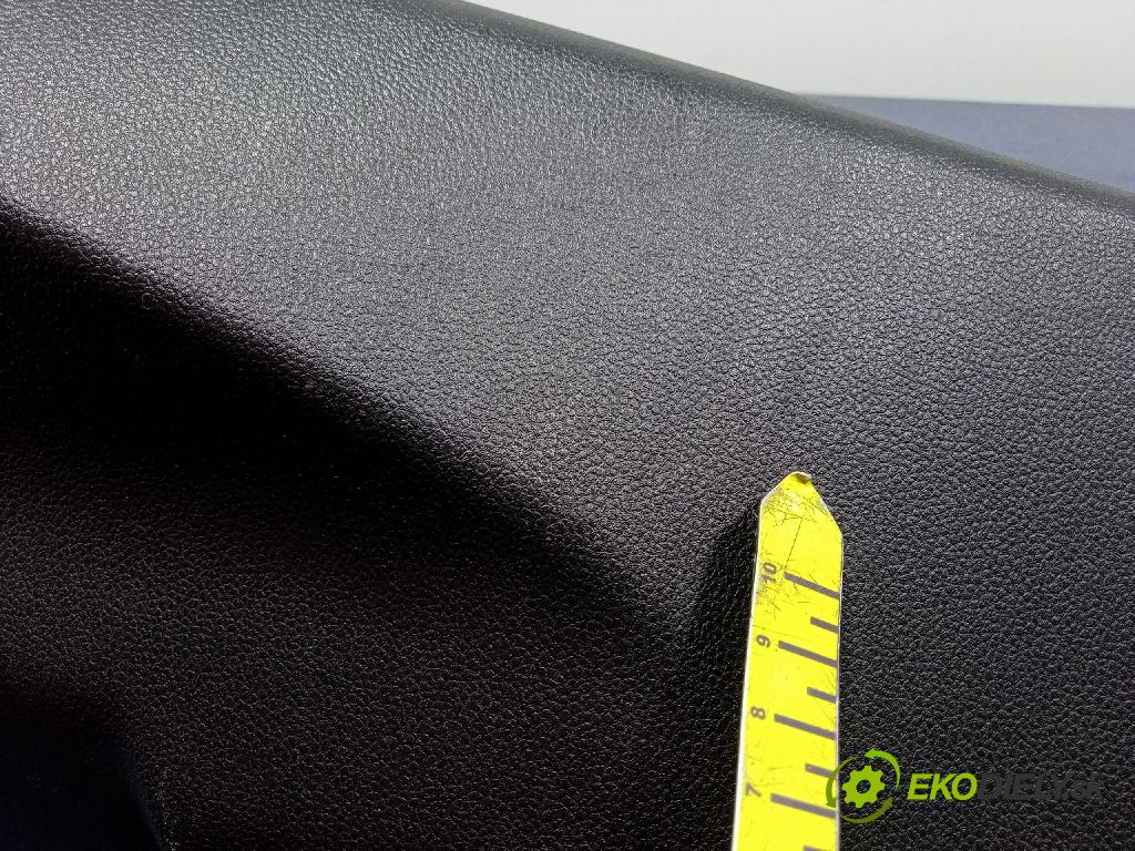 Renault Captur 2023 kryt Plast: Interiéry: 769178376R