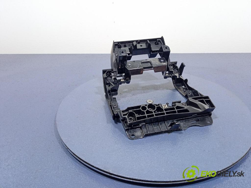 Renault Captur 2023 kryt Plast: Interiéry: 280388301R