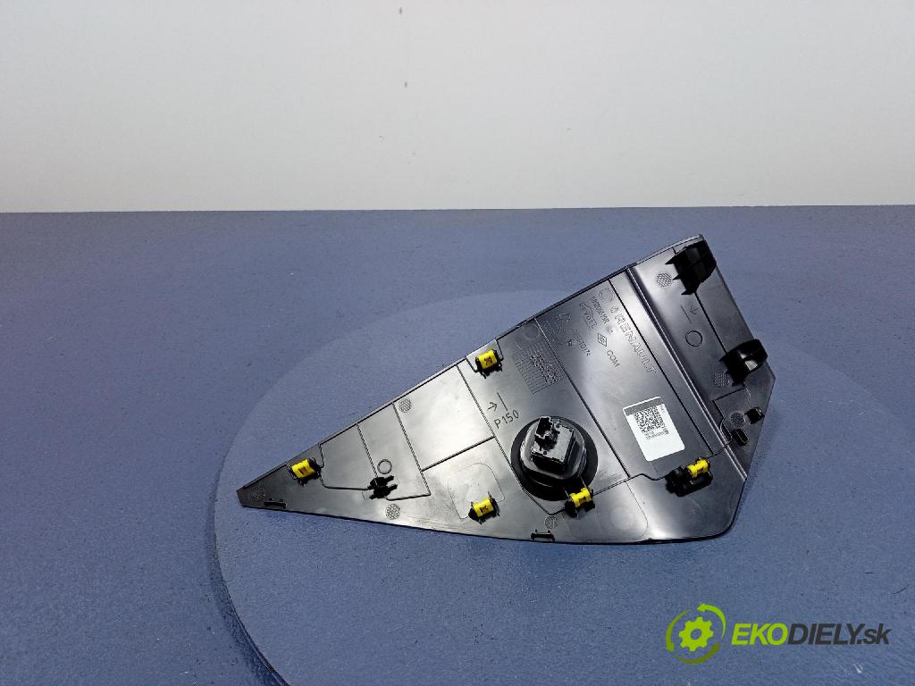 Renault Captur 2023 kryt Plast: Interiéry: 689209519R