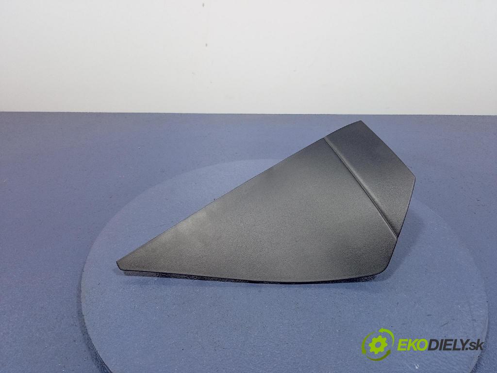 Renault Captur 2023 kryt Plast: Interiéry: 689212762R