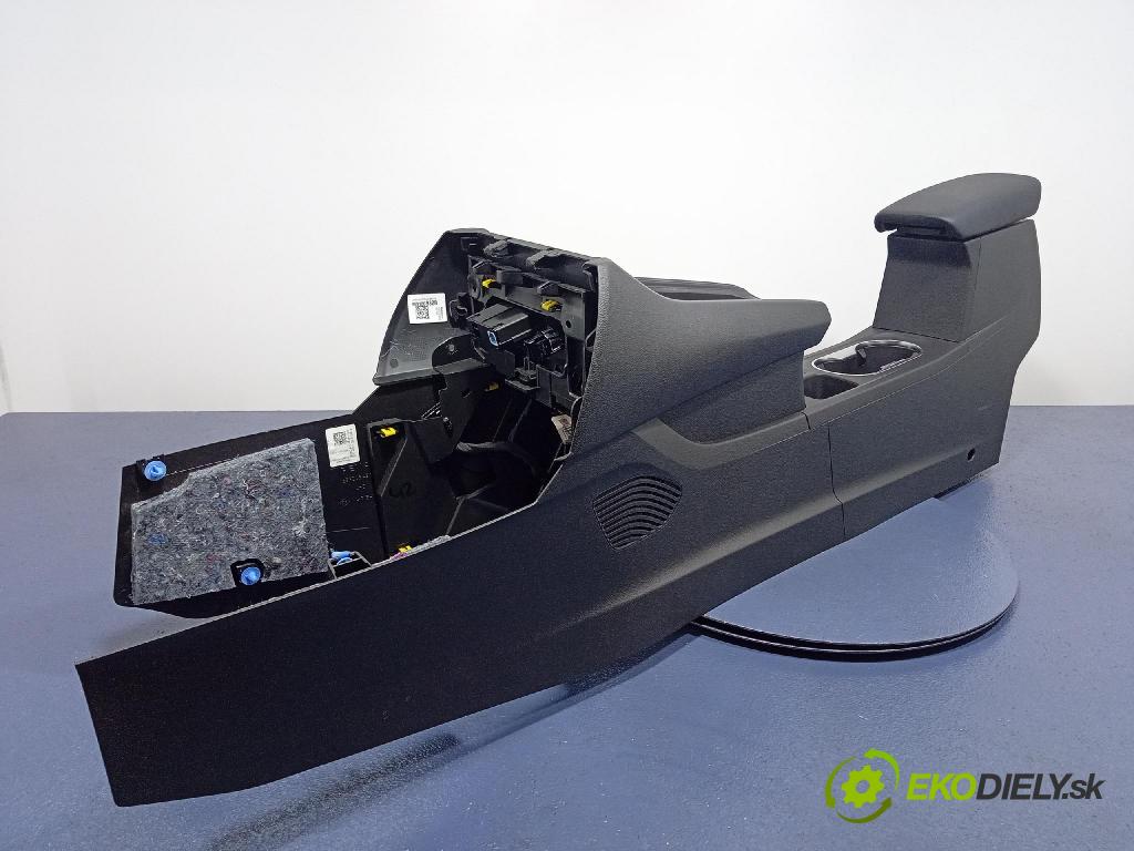 Renault Captur 2023 tunel Stredný: