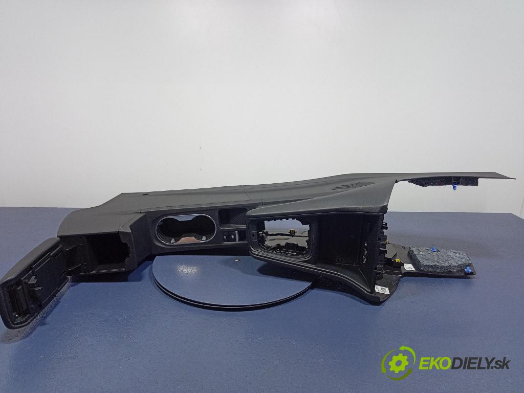 Renault Captur 2023 tunel Stredný: