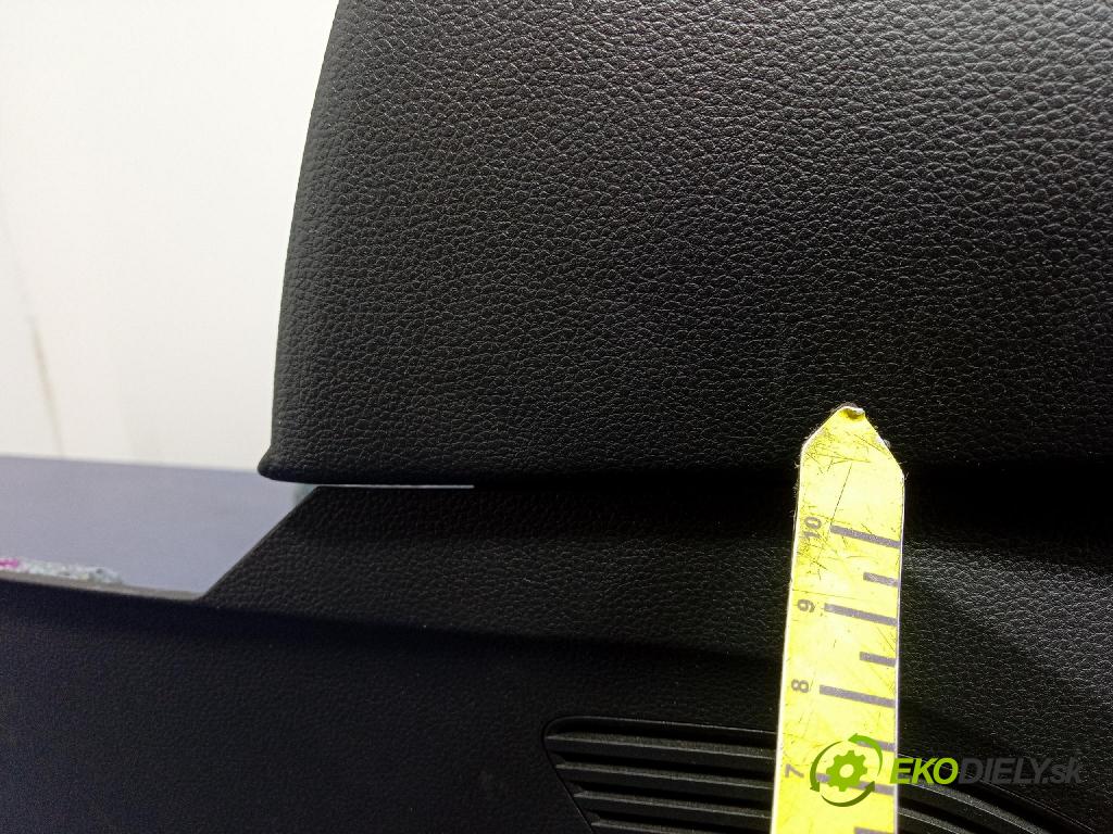 Renault Captur 2023 tunel Stredný: