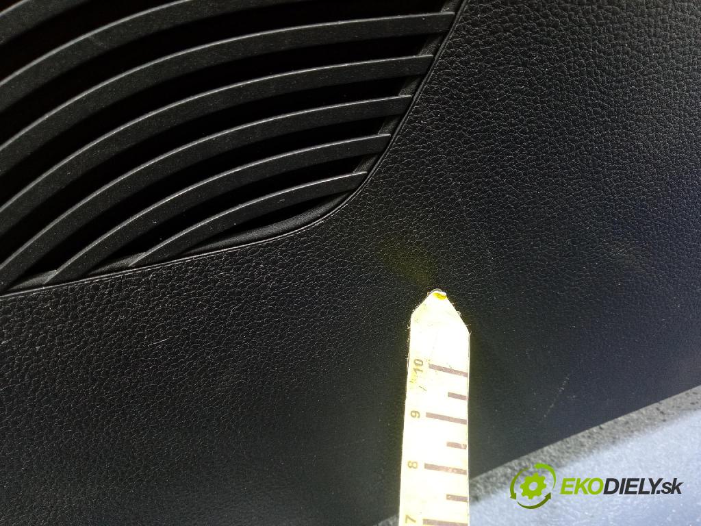 Renault Captur 2023 tunel Stredný: 