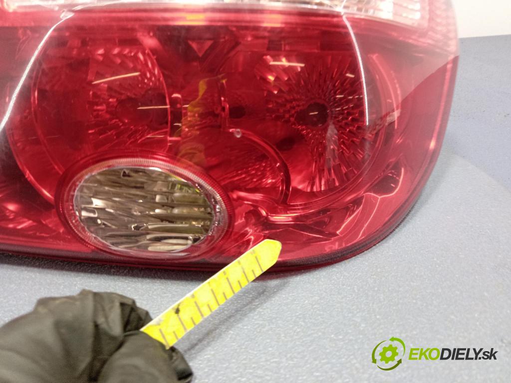 Mitsubishi Outlander 2007 svetlo / reflektor zad Prava: Vonkajsia: 220-87685