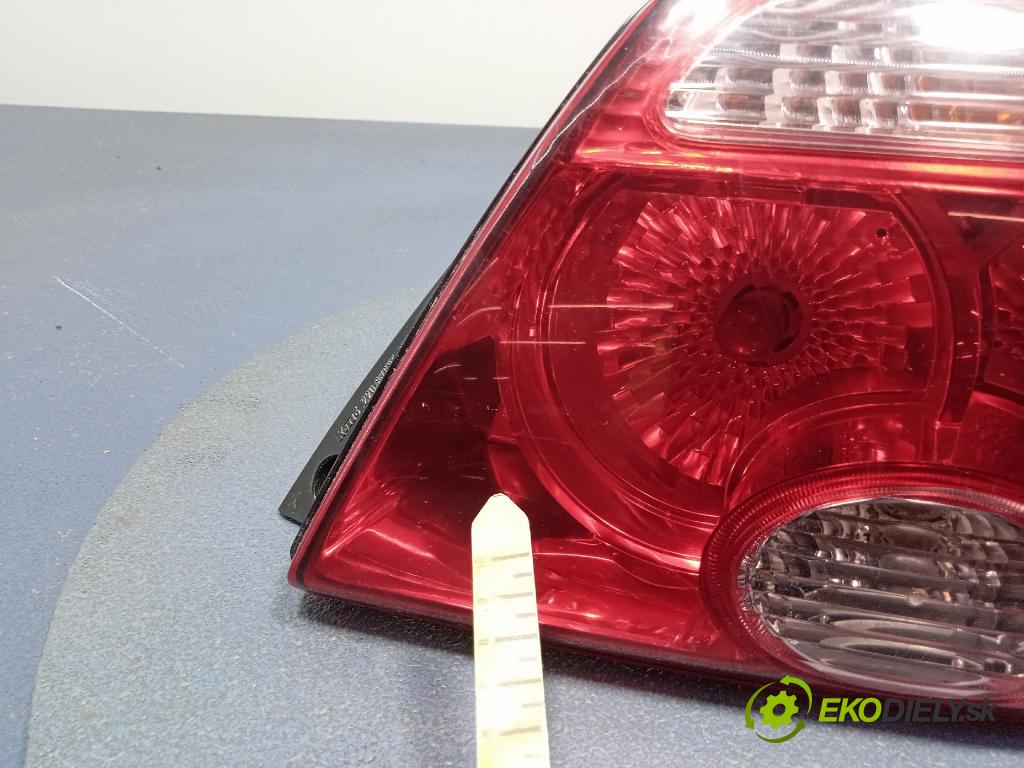 Mitsubishi Outlander 2007 svetlo / reflektor zad Prava: Vonkajsia: 220-87685