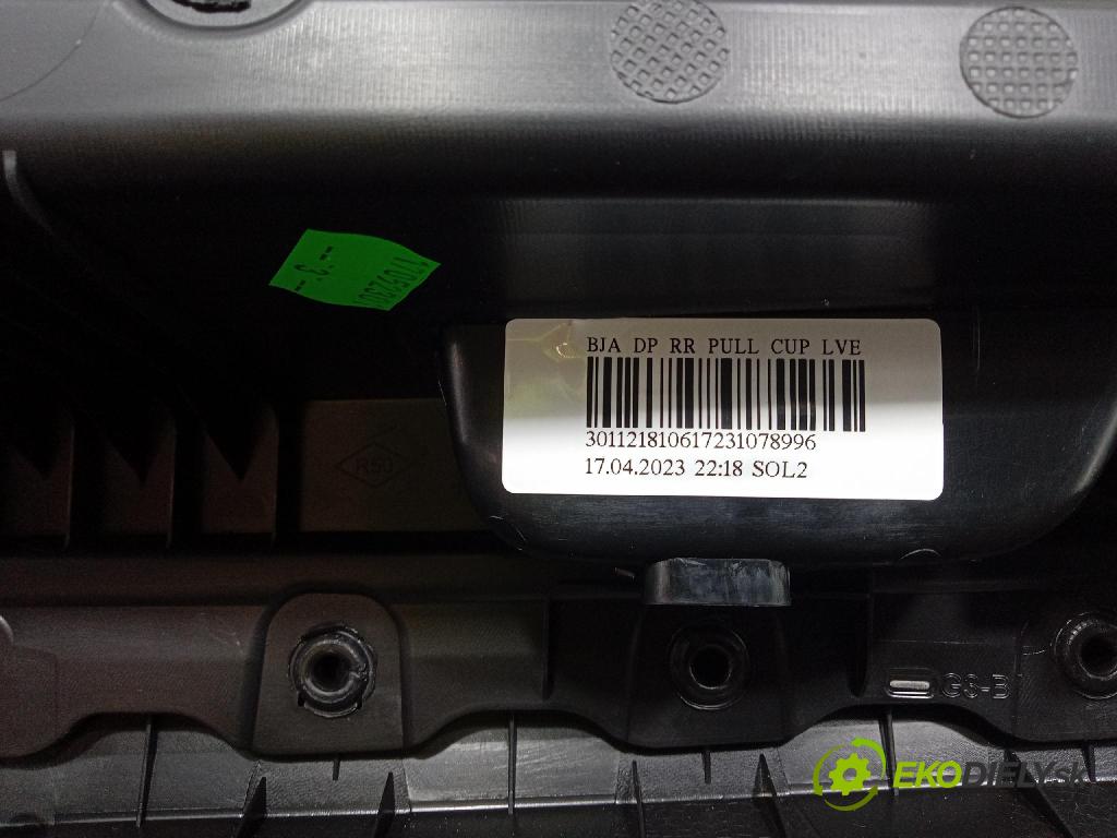 Renault Captur 2023 Čalounictví: dvere zad Prava: