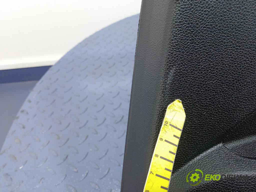 Renault Captur 2023 Čalounictví: dvere zad Prava: