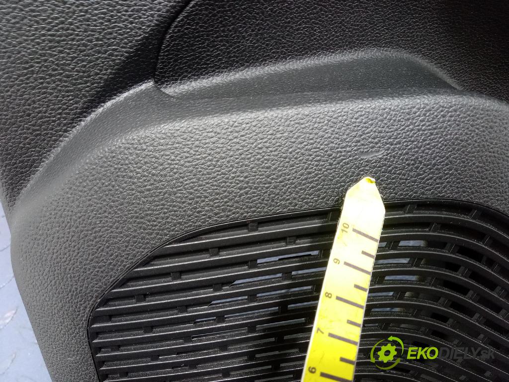 Renault Captur 2023 Čalounictví: dvere zad Prava:
