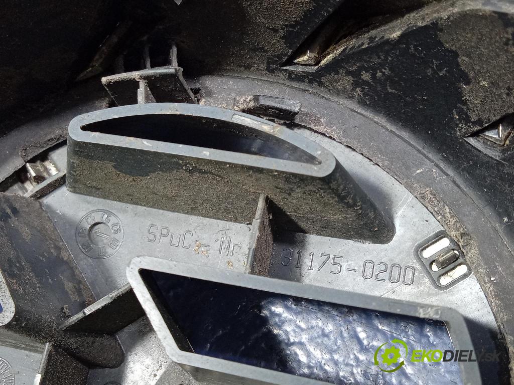 Vw Passat 2004 miežka / Gril: 3B0853651L
