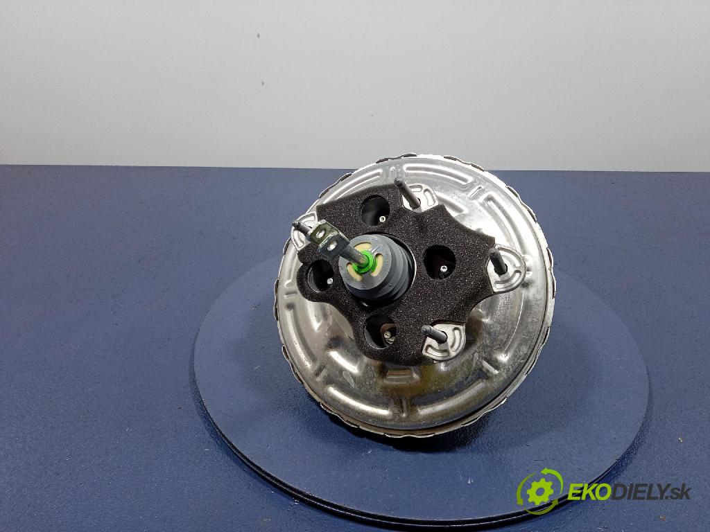 Renault Captur 2023 servo Brzdní: 472106191R
