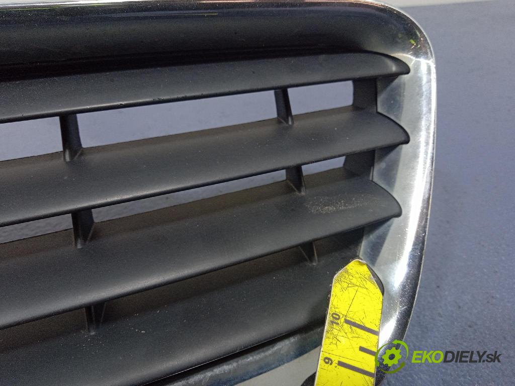 Audi A3 2001 miežka / Gril: 8L0853651A