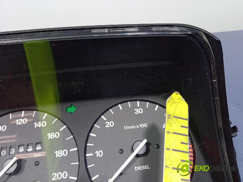 Vw Passat 1996 prístrojovka/ budíky 3A0919033C