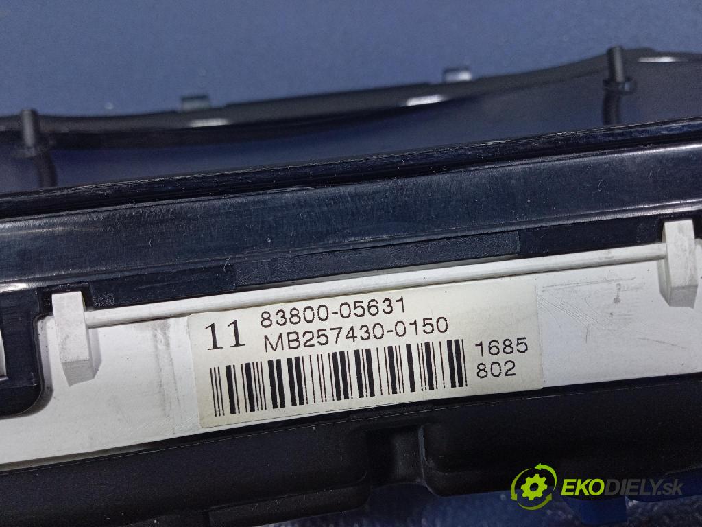 Toyota Avensis 2005 prístrojovka/ budíky 83800-05631