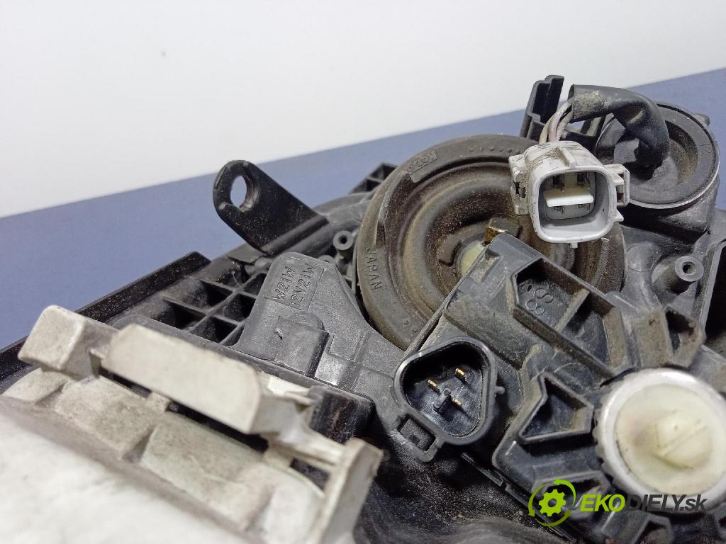 Toyota Avensis 2005 světlo Levý: