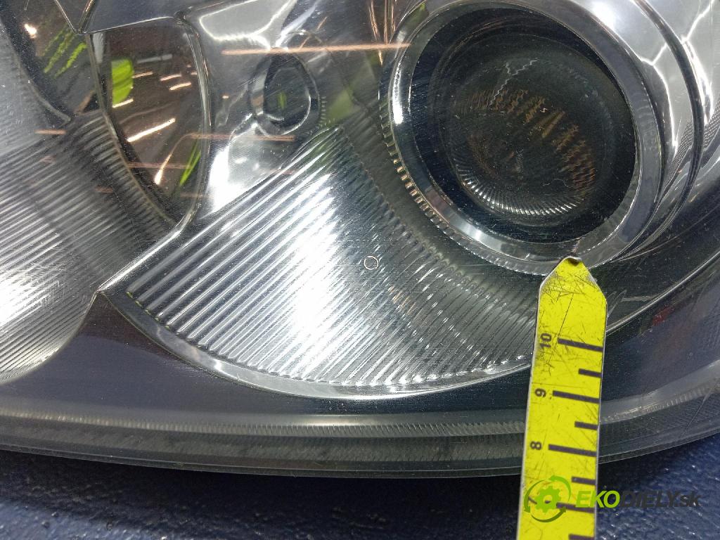 Toyota Avensis 2005 světlo Levý: