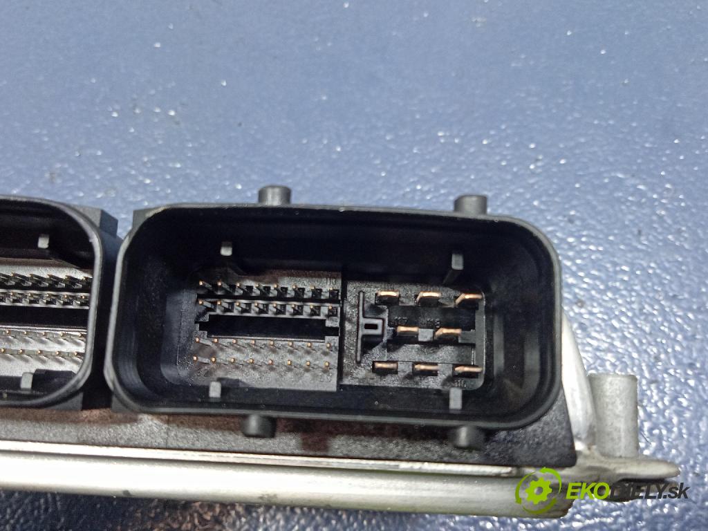 Vw Passat 2004 riadiaca jednotka Motor: 4B0906018DN