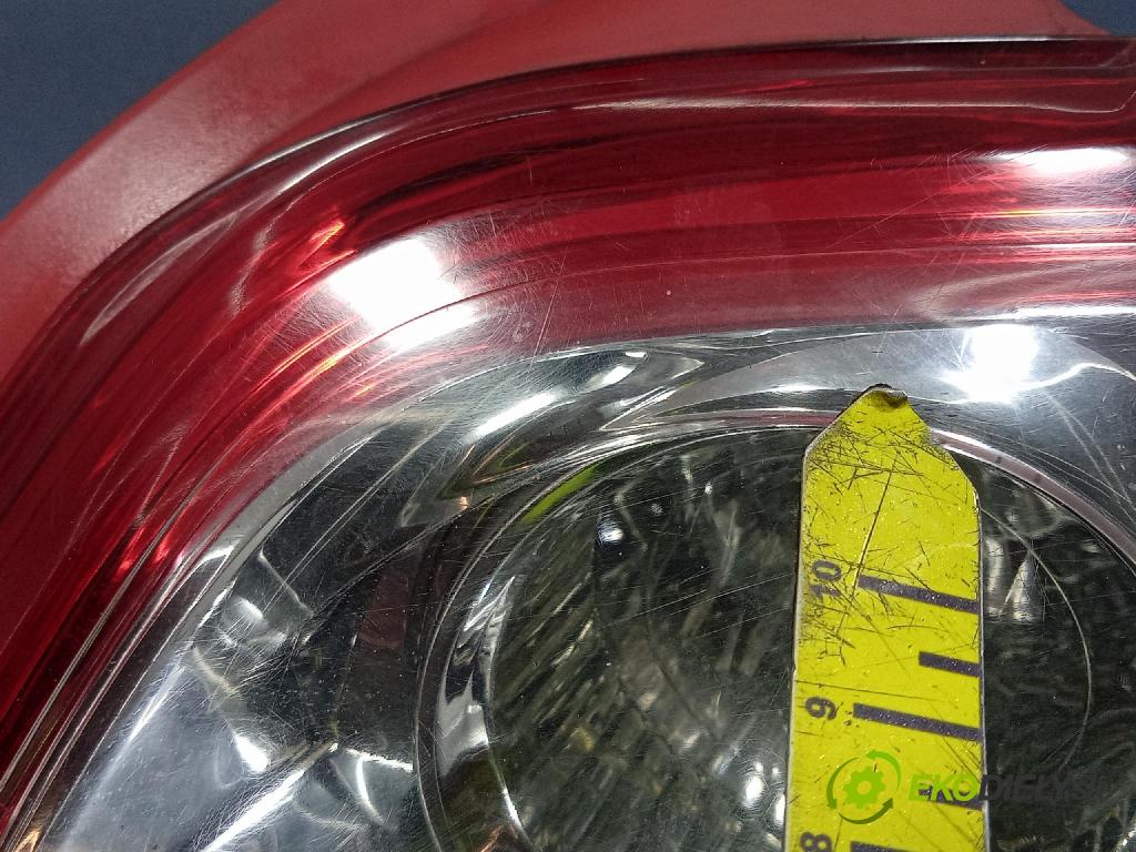 Toyota Auris 2012 svetlo / reflektor zad Prava: Vonkajsia: 81660-02540-00