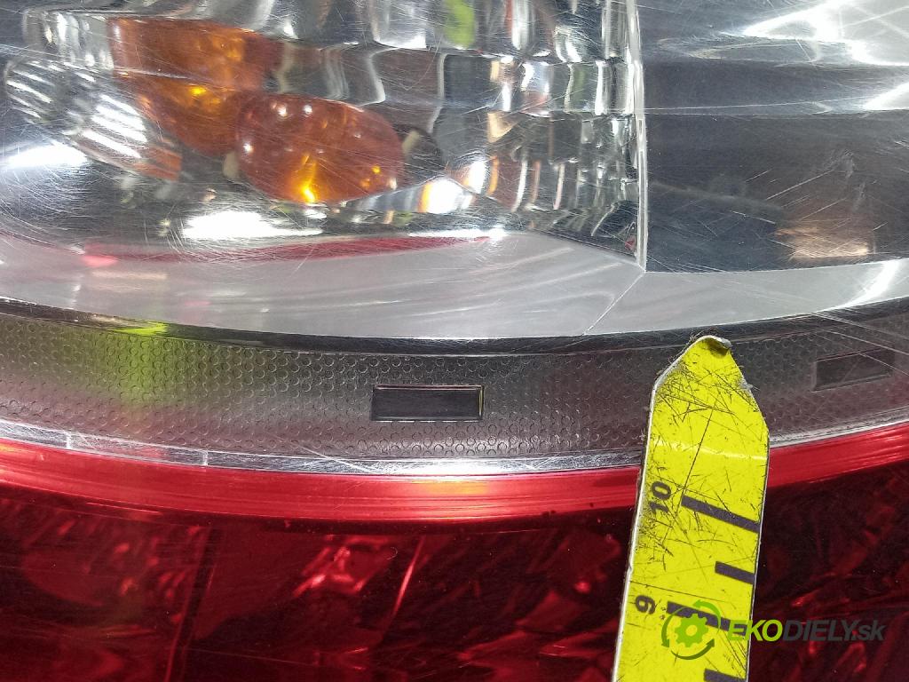 Toyota Auris 2012 svetlo / reflektor zad Prava: Vonkajsia: 81660-02540-00