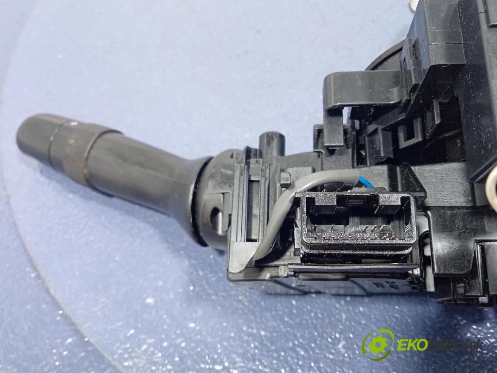 Toyota Auris 2012 prepínač Komplex: