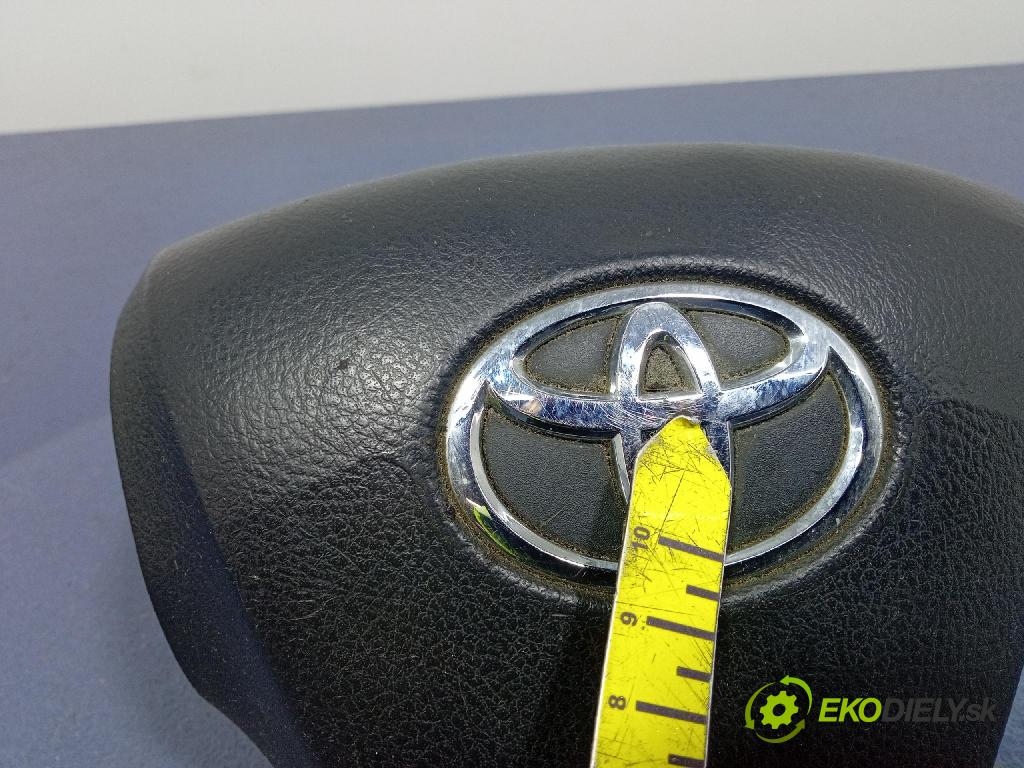 Toyota Auris 2012 Airbag: Řidiči: x 45130-02501-B0