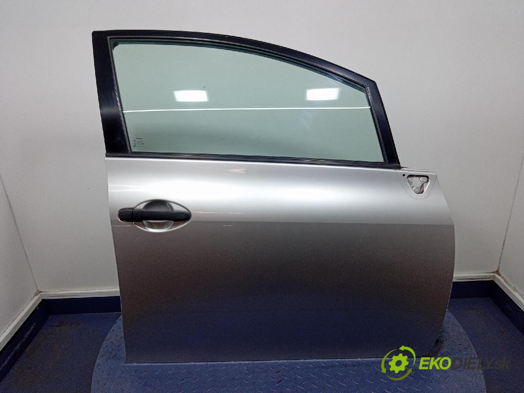 Toyota Auris 2012 dvere Predné pravé
