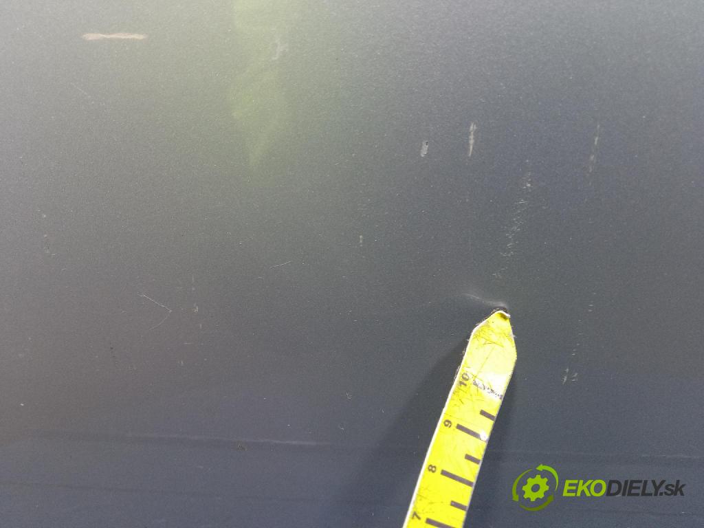 Toyota Auris 2012 dvere Predné pravé