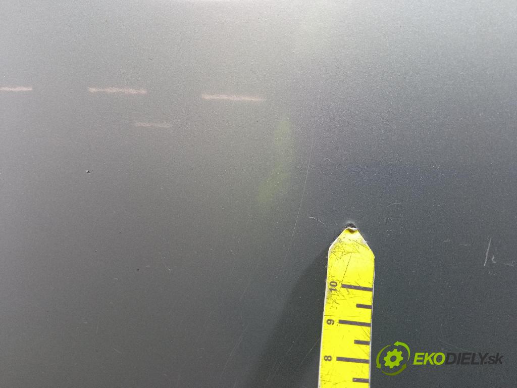 Toyota Auris 2012 dvere Predné pravé