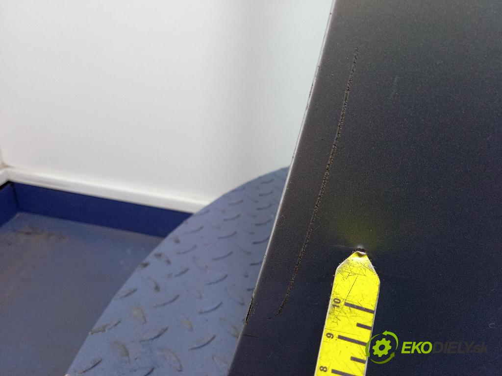 Toyota Auris 2012 dvere Predné pravé