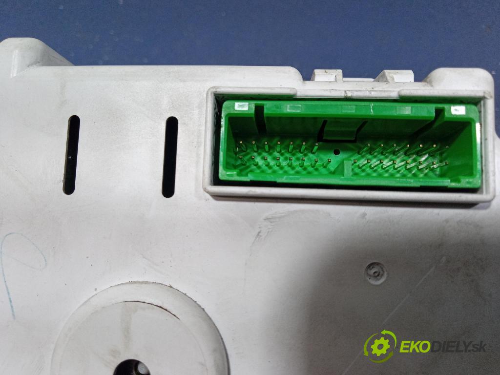 Volvo V40 2002 prístrojovka/ budíky 30623052