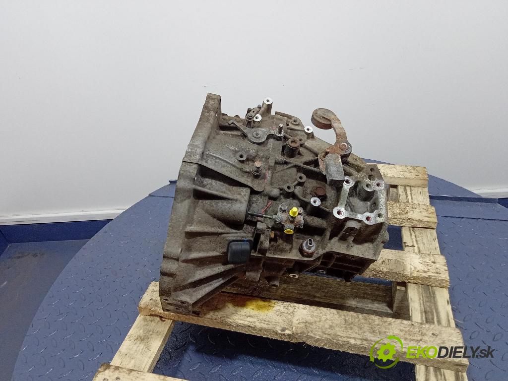 Toyota Auris 2012 prevodovka Manualna