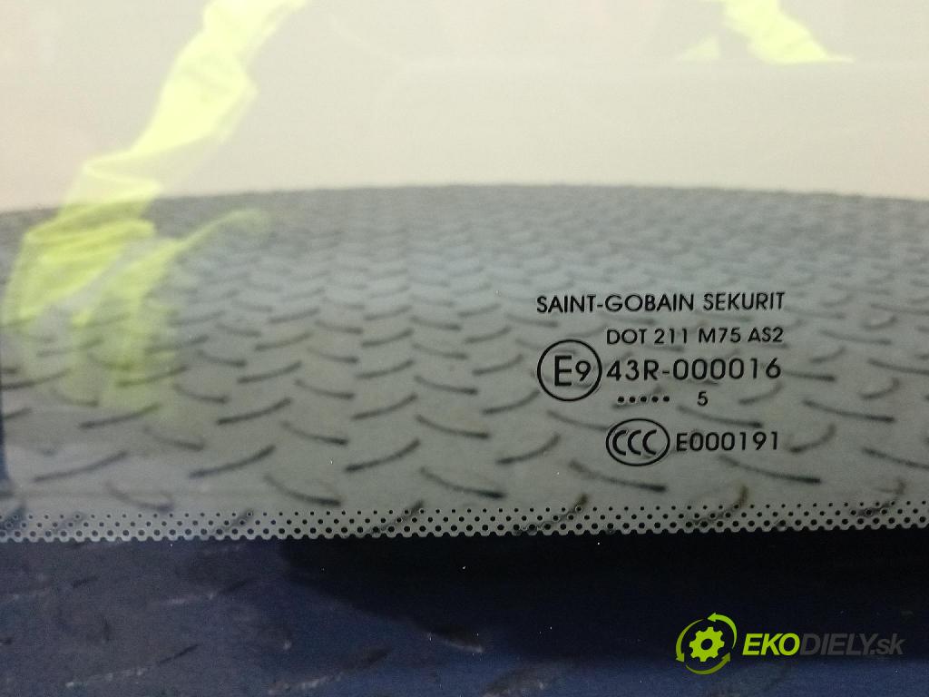 Peugeot Partner 2015 sklo dvere zad ľavé