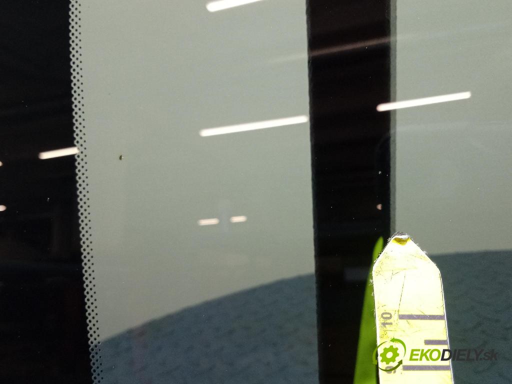 Peugeot Partner 2015 sklo Karoséria: zad