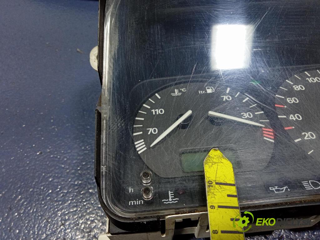 Volkswagen Passat 1.9 tdi 1995 prístrojovka/ budíky 3A0919860M