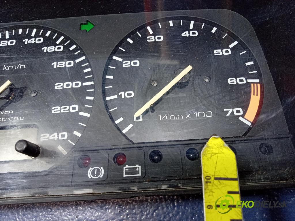 Vw Passat 1991 prístrojovka/ budíky 357919033CM