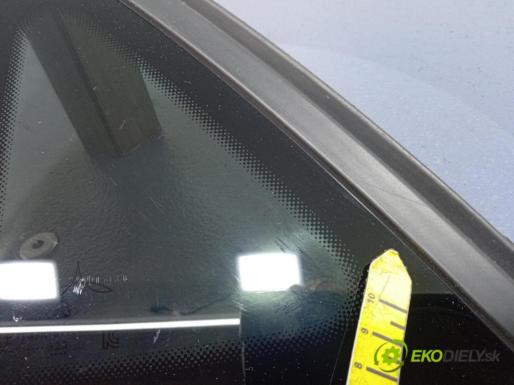 Renault Captur 2023 sklo Karoséria: zad 833003993R