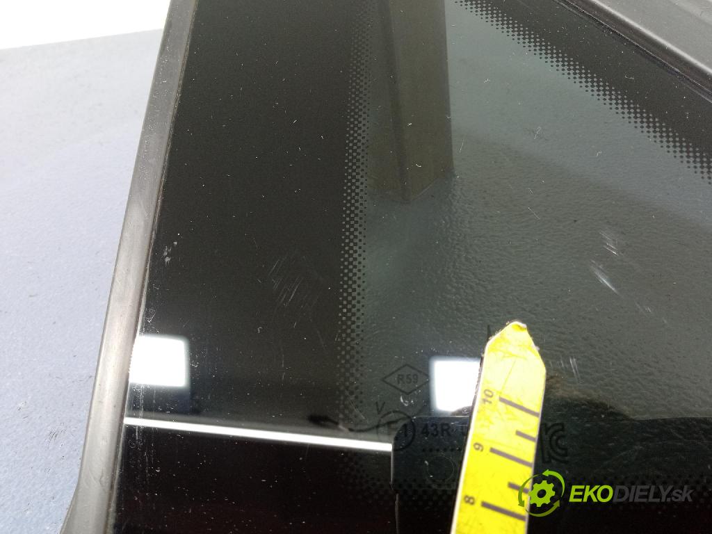 Renault Captur 2023 sklo Karoséria: zad 833003993R