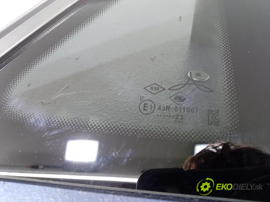 Renault Captur 2023 sklo Karoséria: zad 833000871R