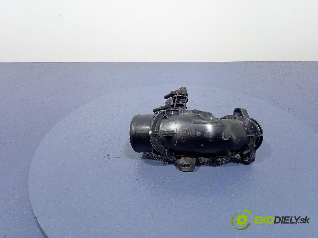 Renault Captur 2023 rúrka Vzduch: 165763262R