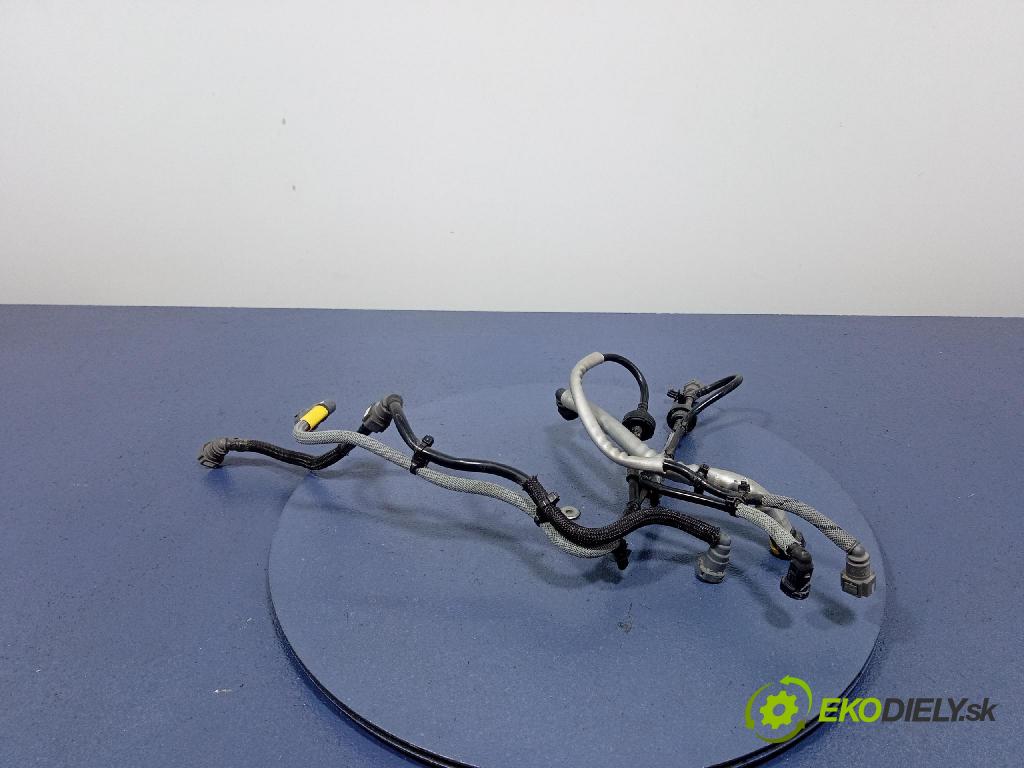 Renault Captur 2023 rúrka paliva 118260523R