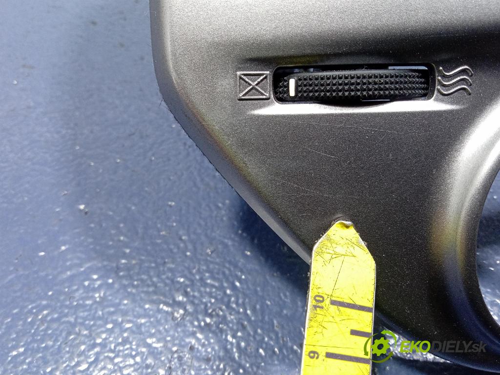 Hyundai I20 2014 GRIDS: Prúd vzduchu: Vzduch: 84704-1J630