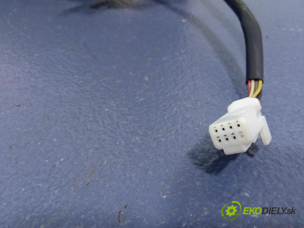 Nissan Micra 2011 zrkadlo pravé