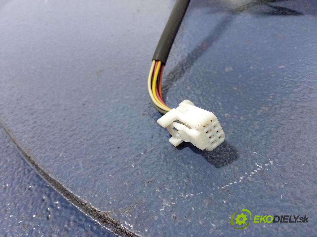 Nissan Micra 2011 zrkadlo Vľavo: