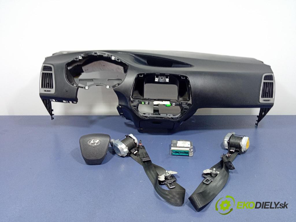 Hyundai I20 2014 kokpit,pristrojová doska